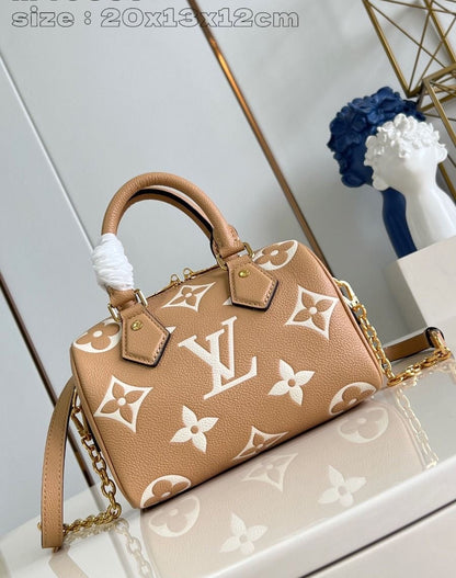 LOUIS VUITTON SPEEDY