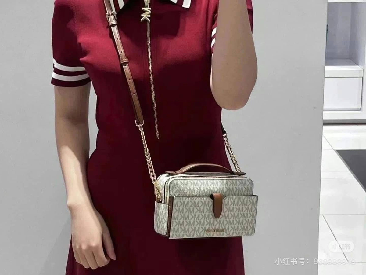 Michael kors crossbody