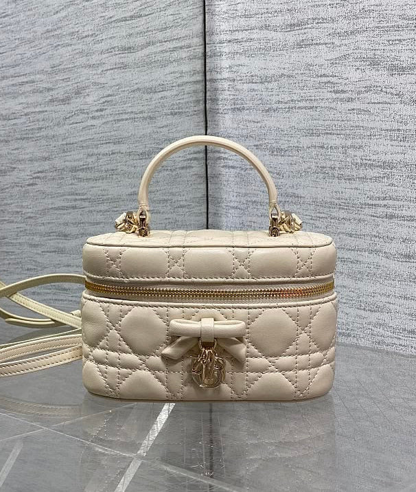 Dior vanity