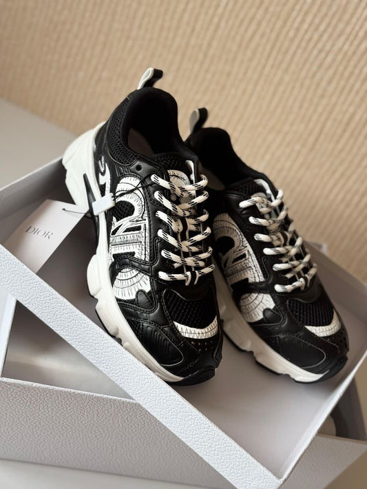 Dior sneakers