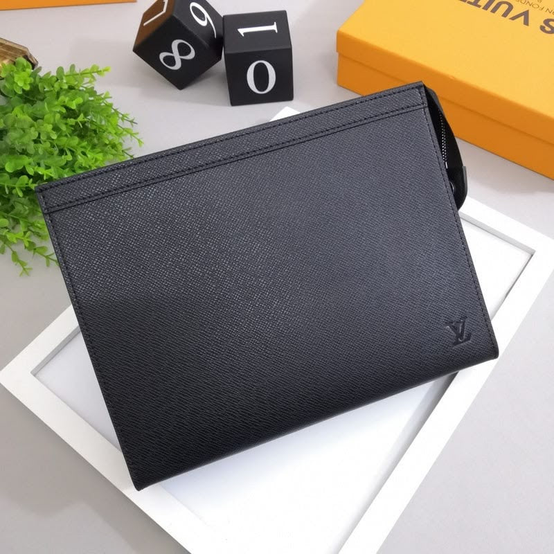 Louis vuitton pouch