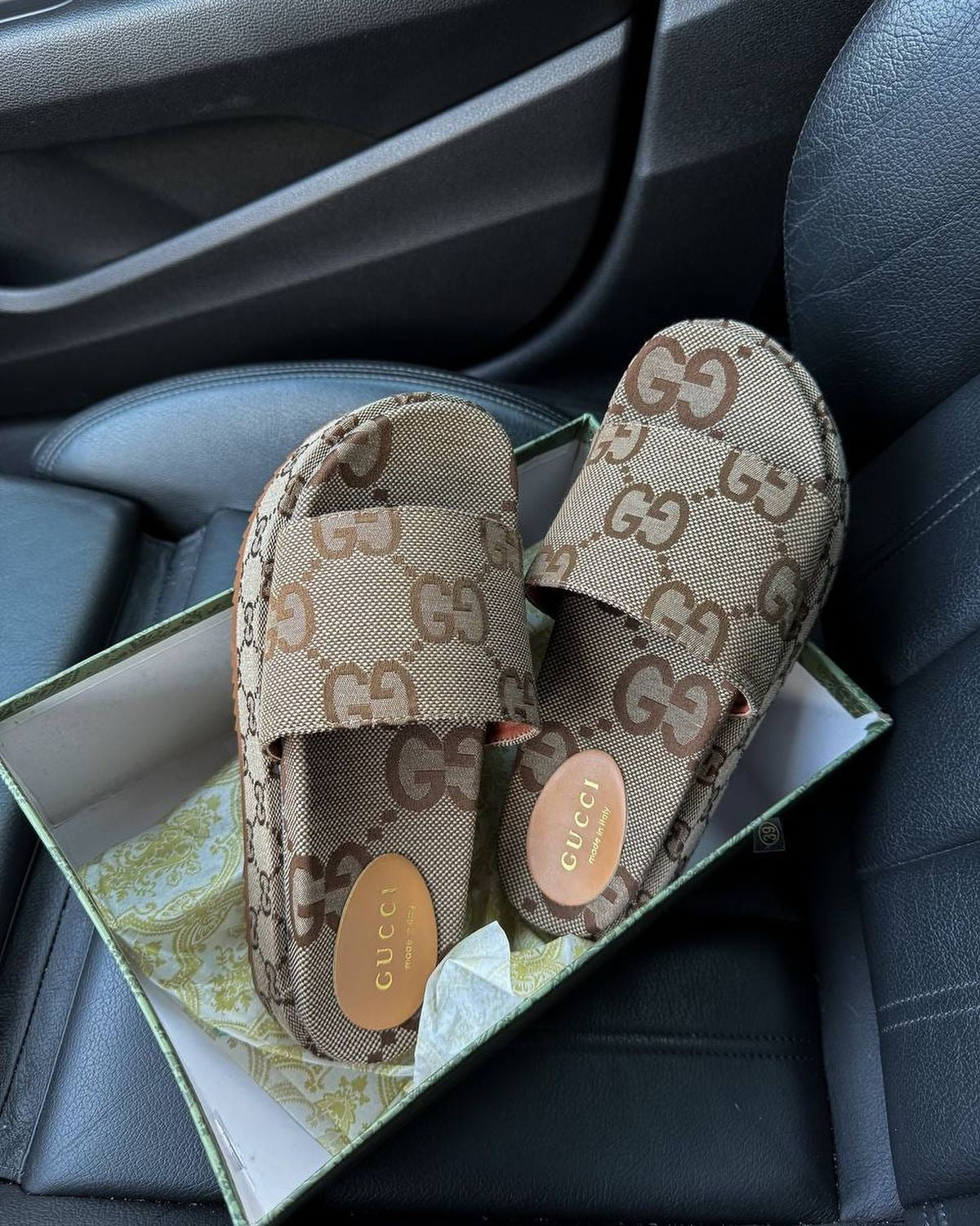 Gucci slipper on preorder