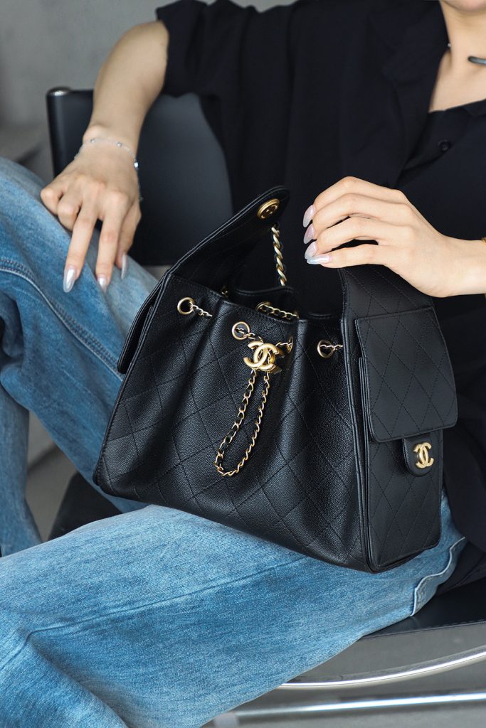 CHANEL MEDIUM SHOULDER
