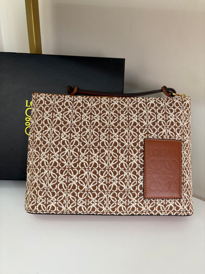Loewe pouch