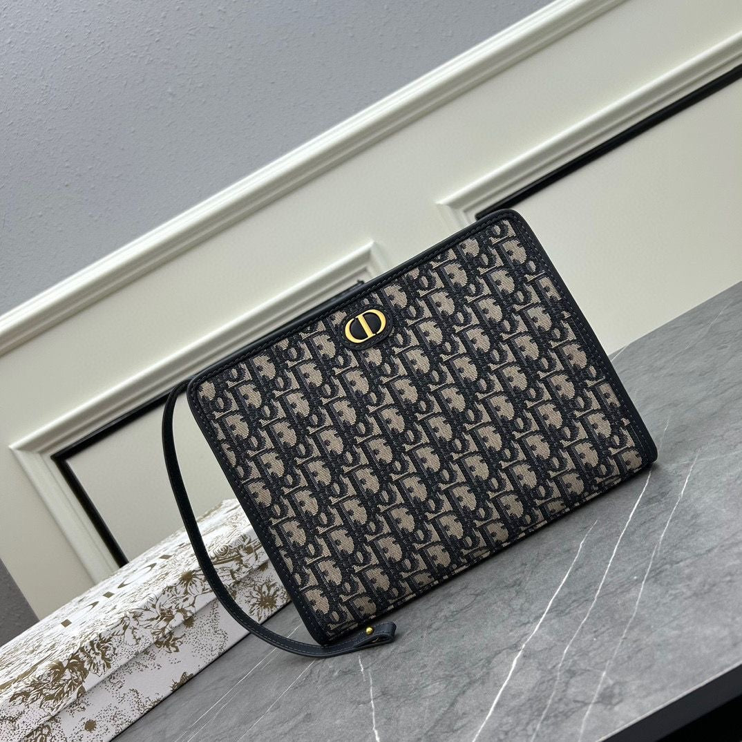 DIOR POUCH