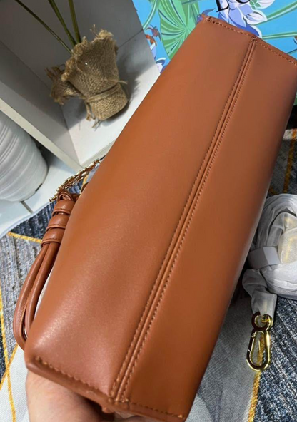 ‏loewe tote medium