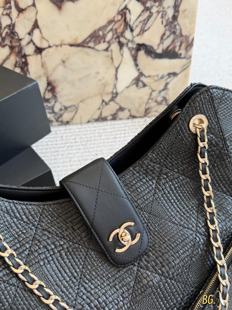 Chanel medium tote