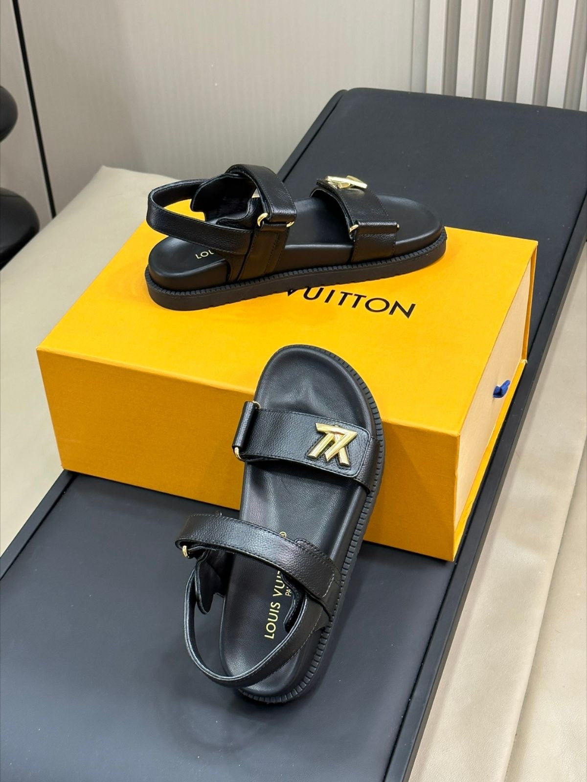 Louis vuitton sandals