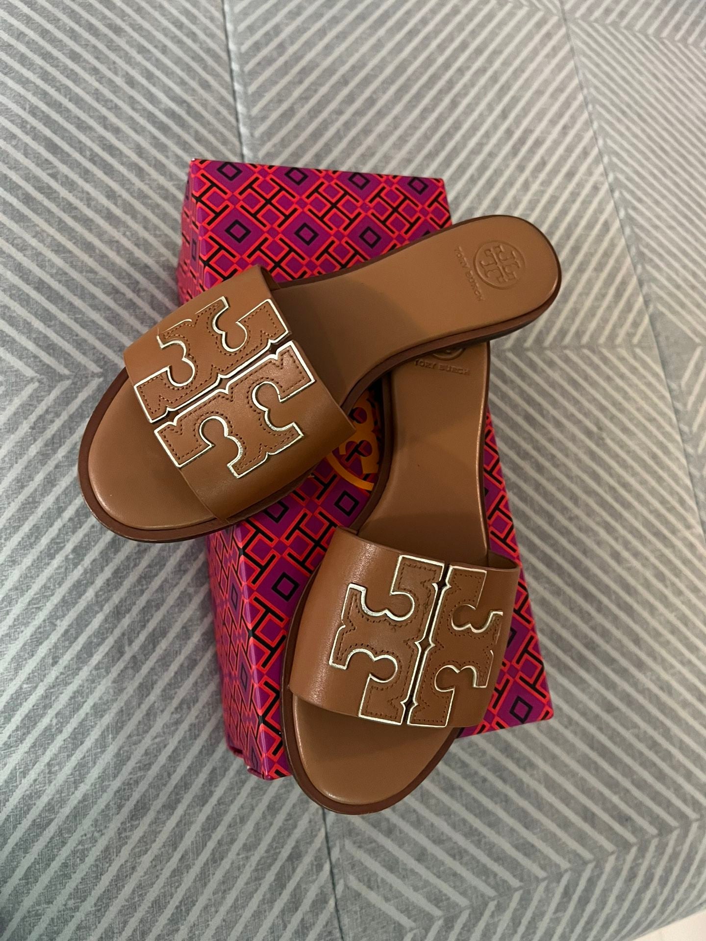 Tory burch slipper on preorder