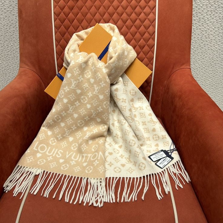 Louis vuitton shawl