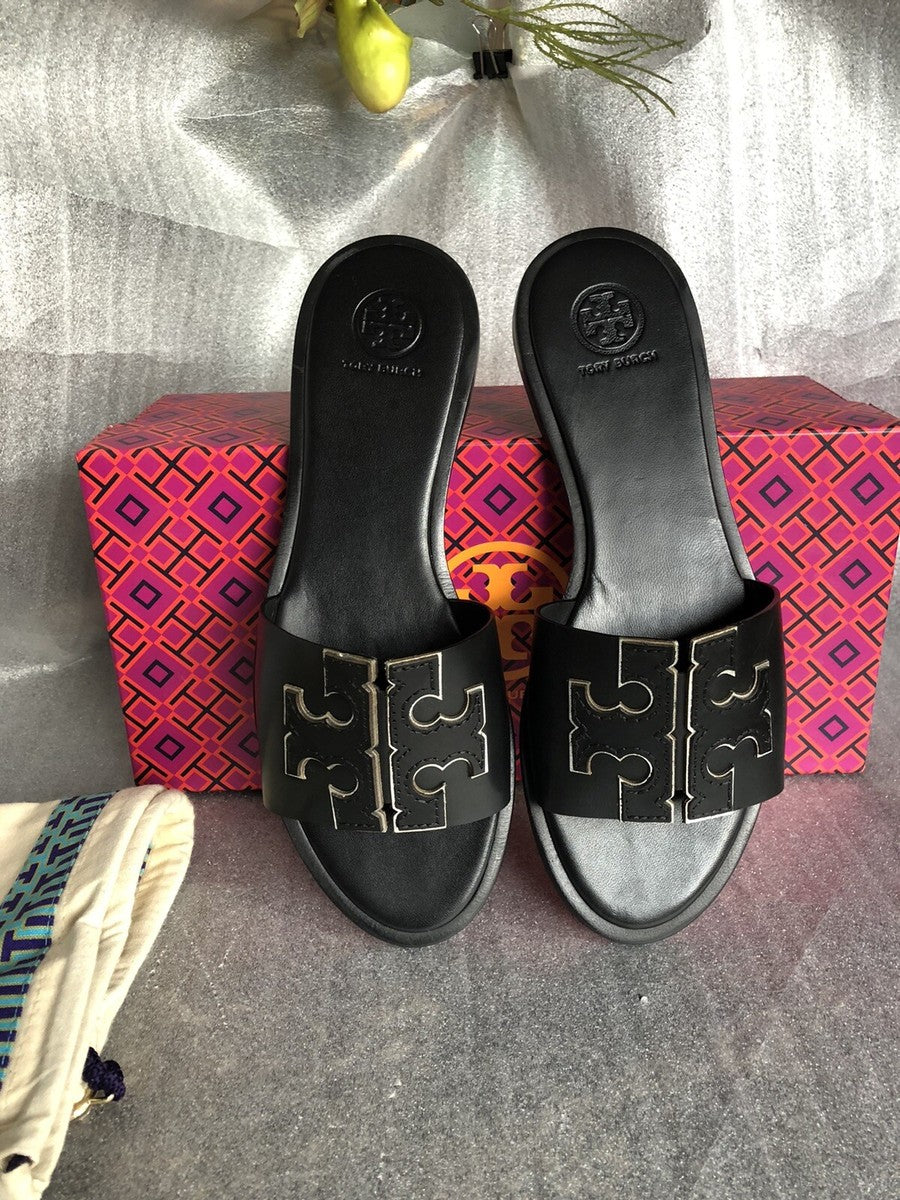 Tory burch slipper on preorder