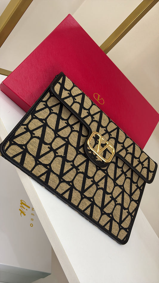 Vltn pouch