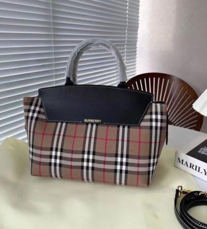 BURBERRY TOTE MEDIUM