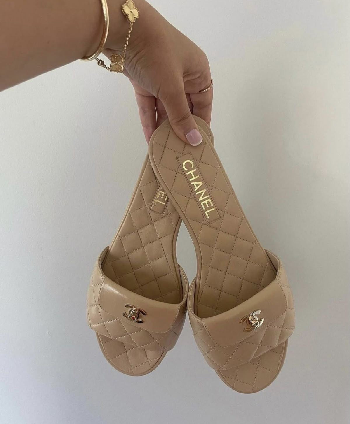 Chanel slipper