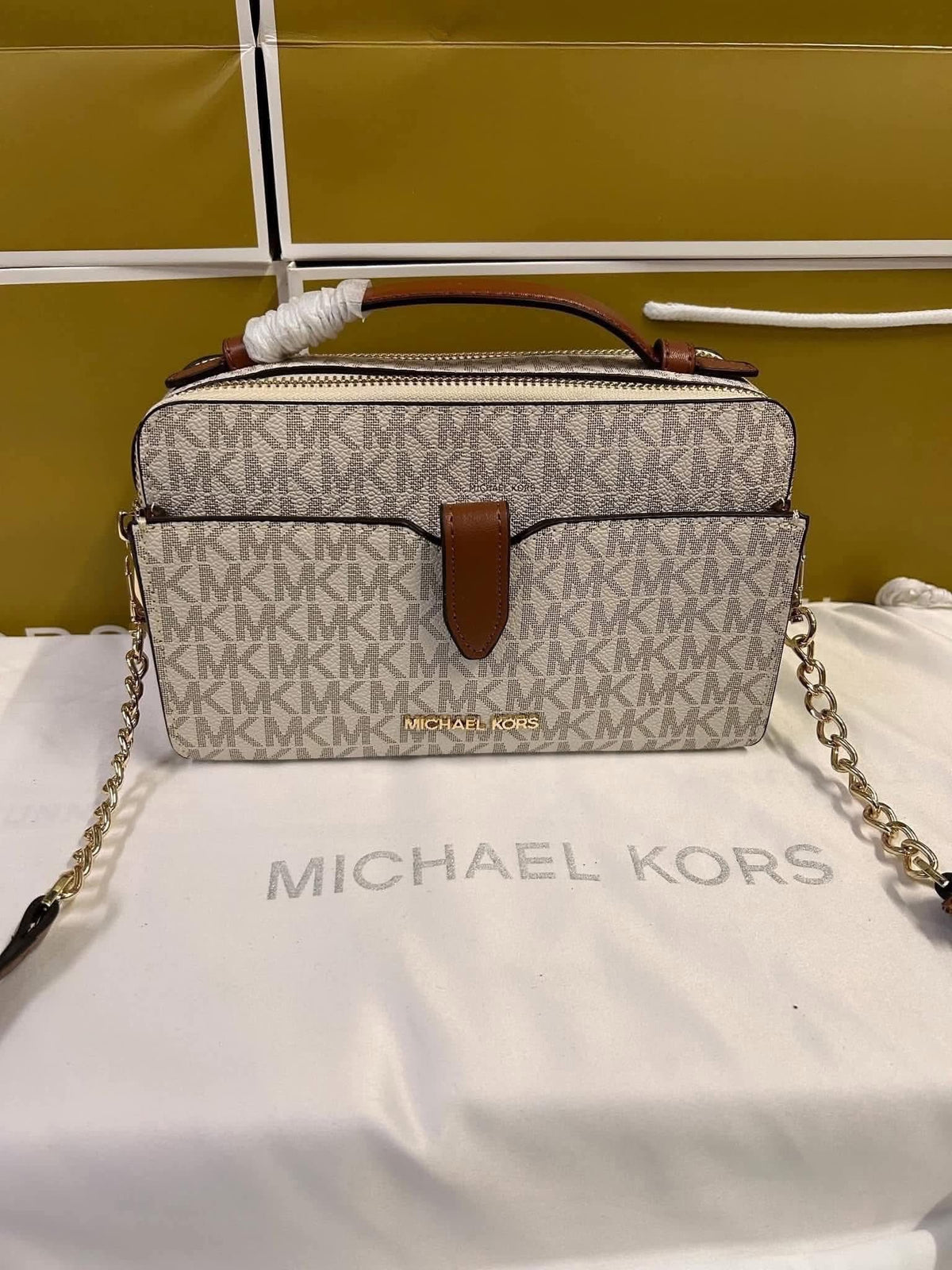 Michael kors crossbody