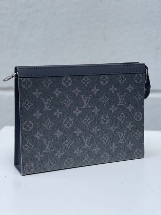 Louis vuitton pouch