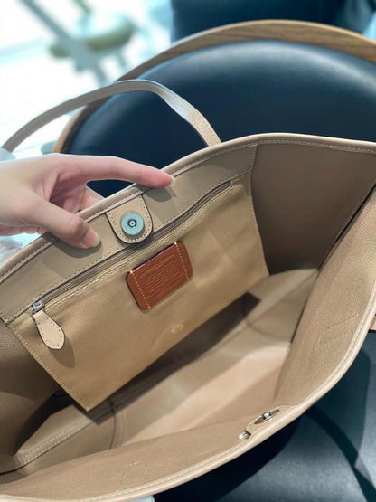 Coach tote