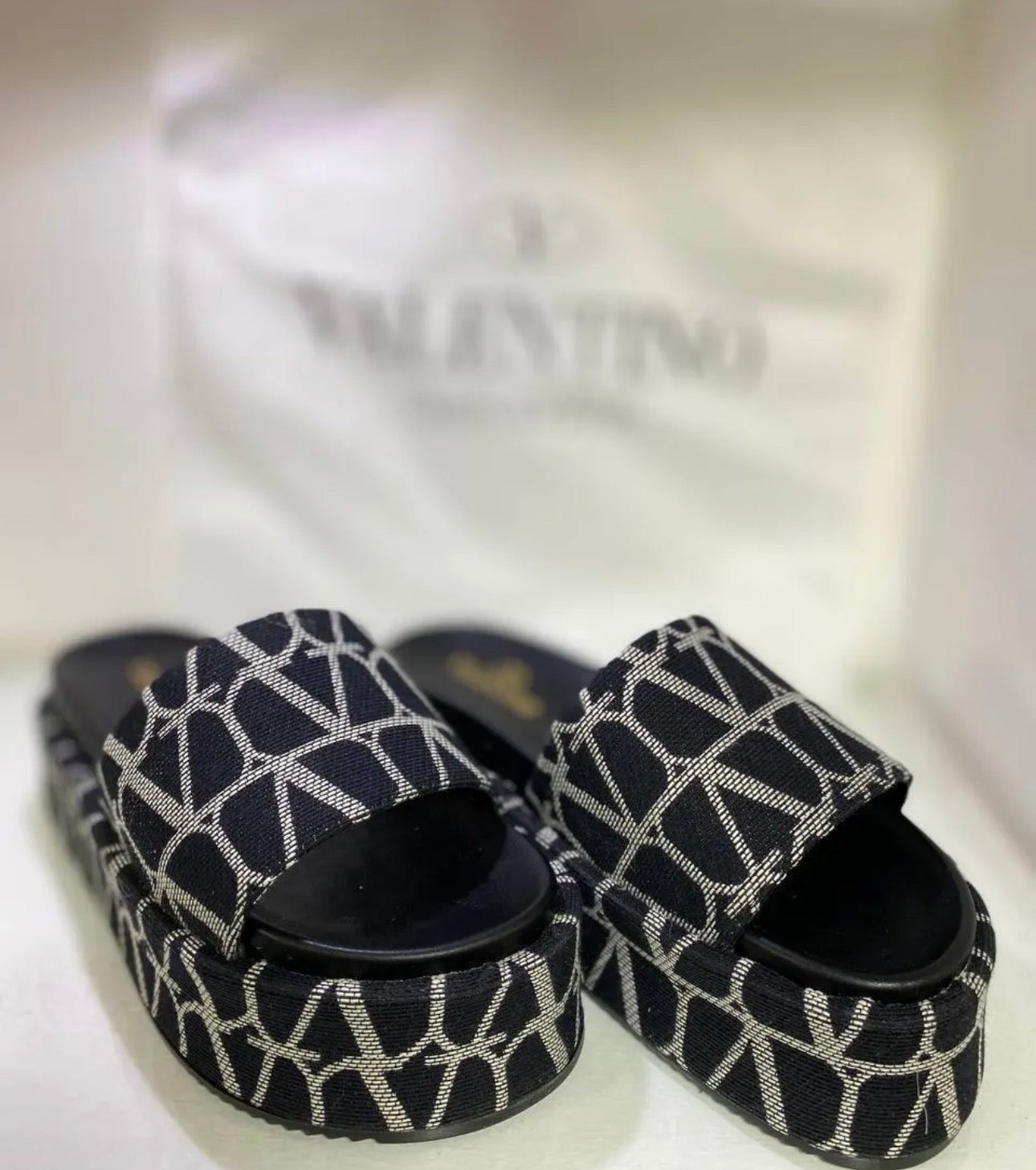Valentino slipper