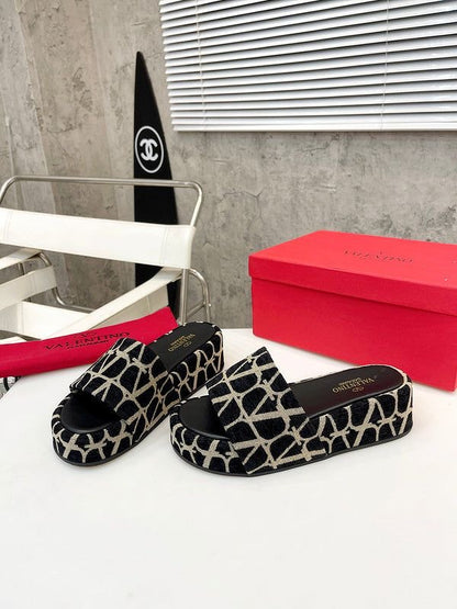 Valentino slipper
