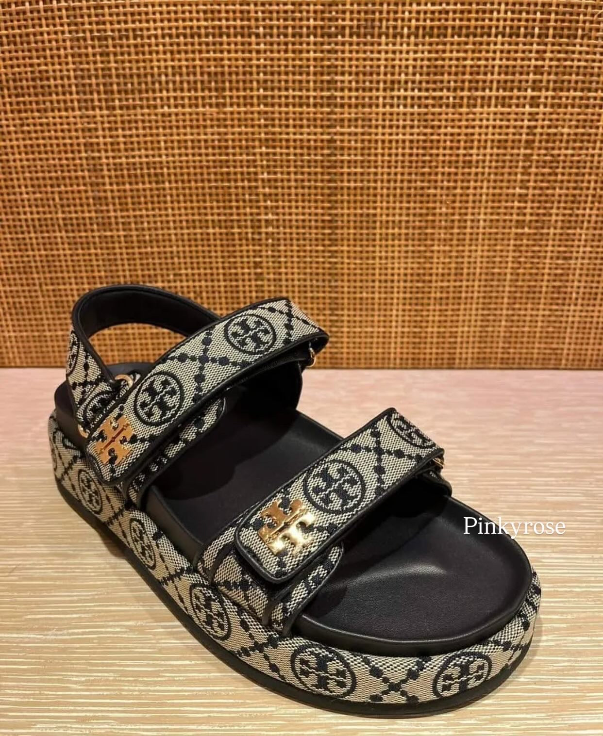 Tory burch sandals