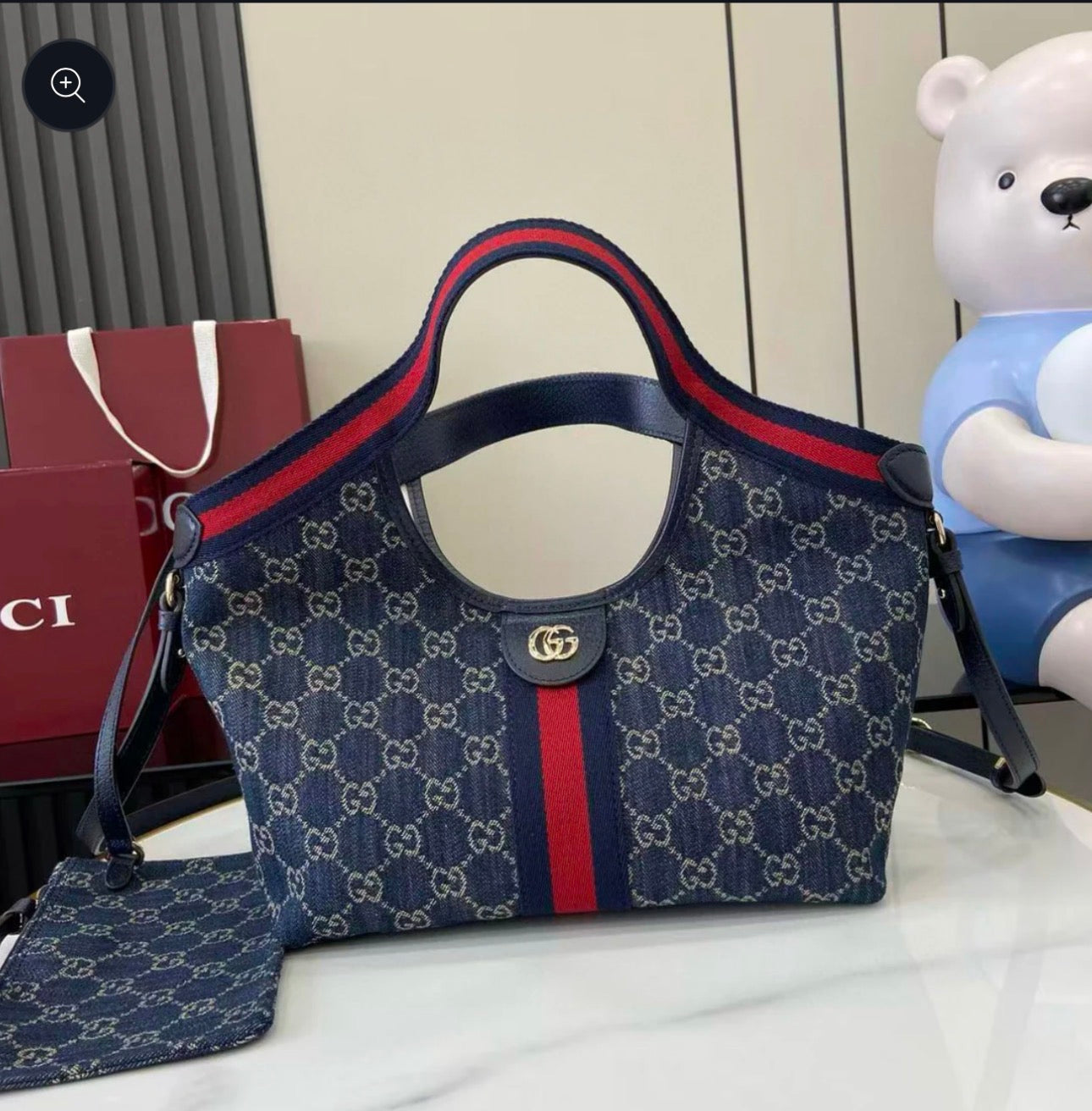 Gucci medium tote