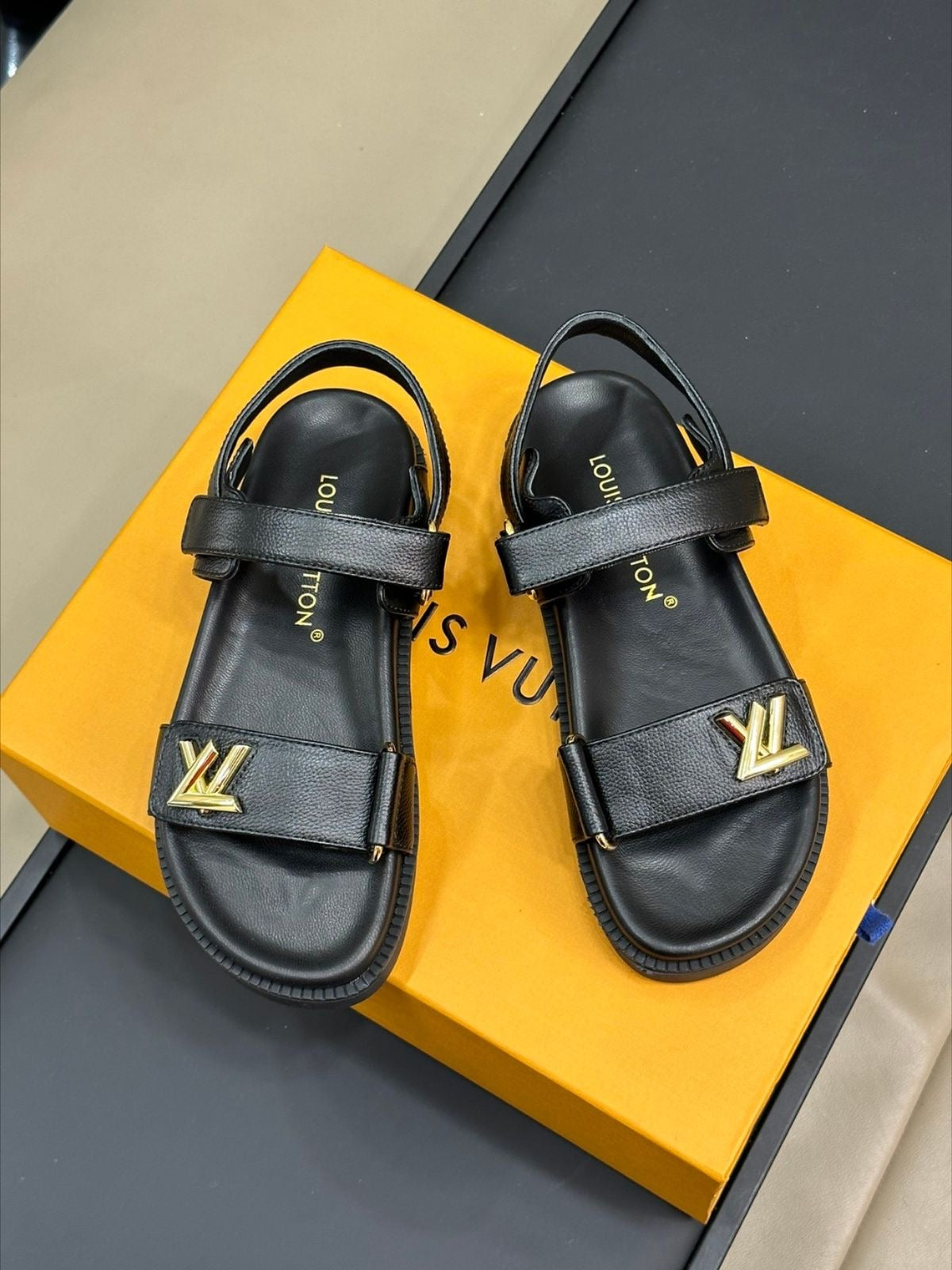 Louis vuitton sandals