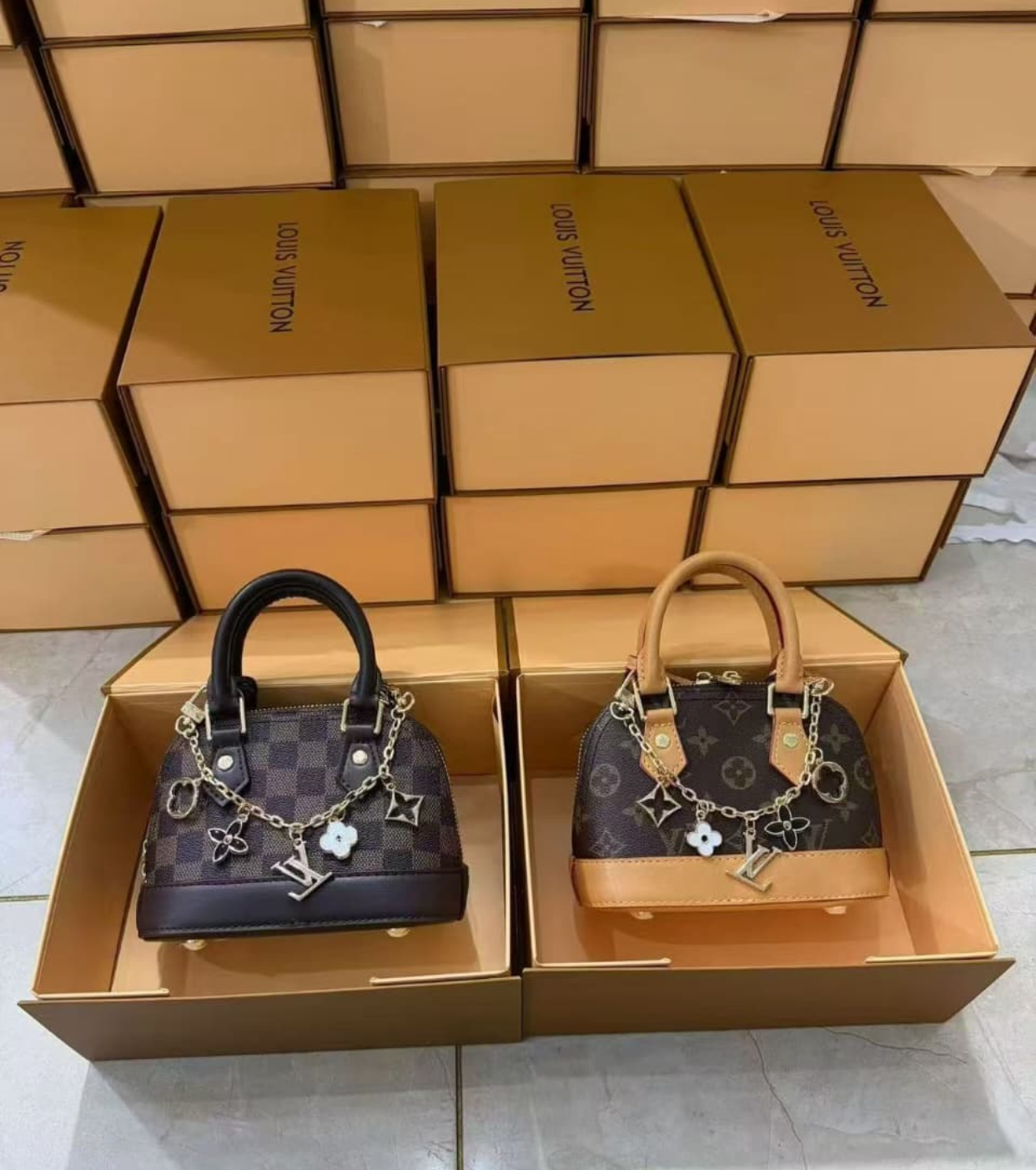 Louis vuitton mini alma