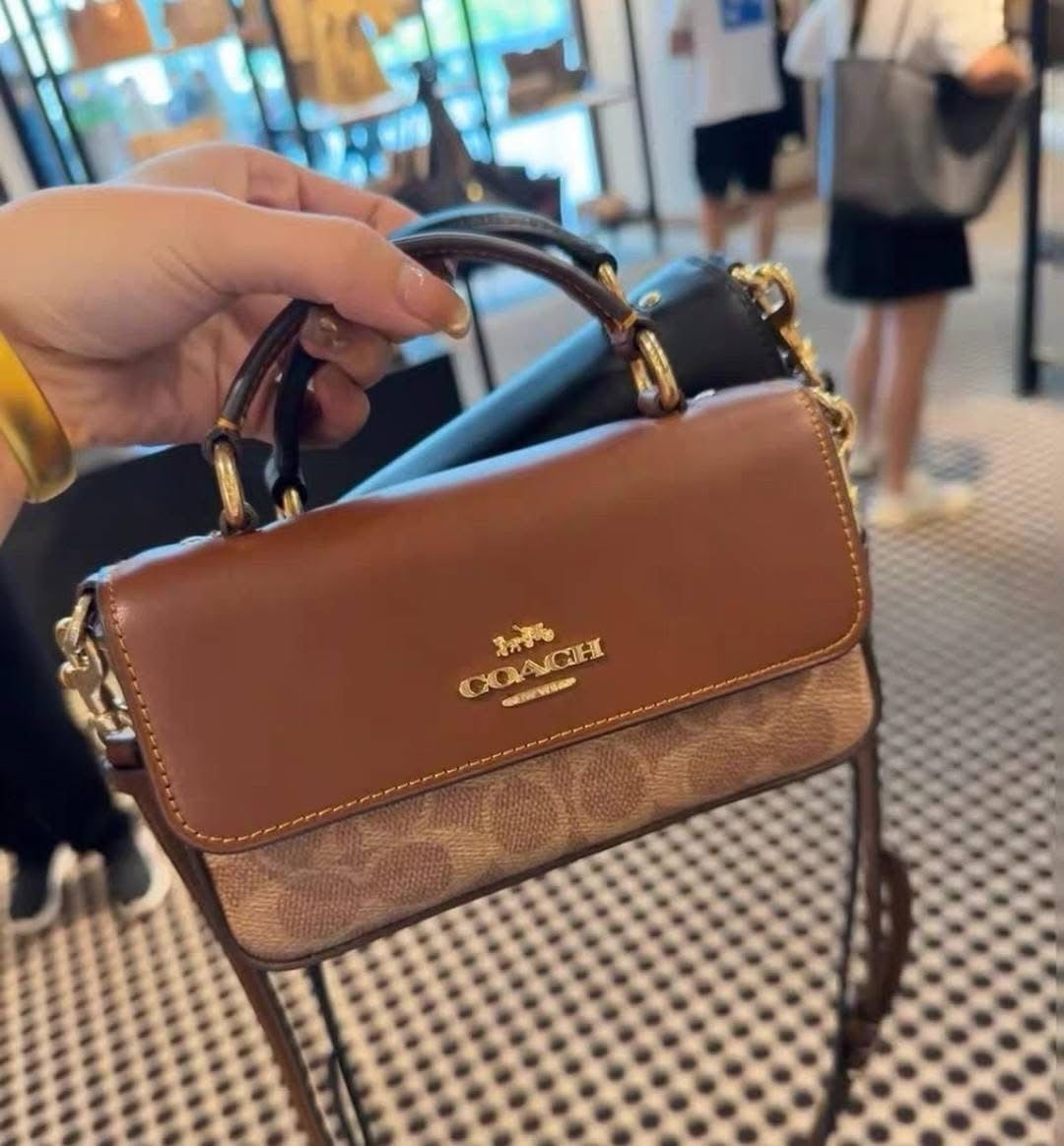 Coach mini