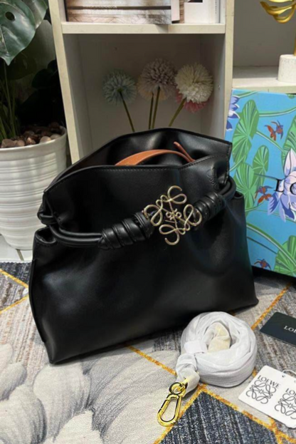 ‏loewe tote medium