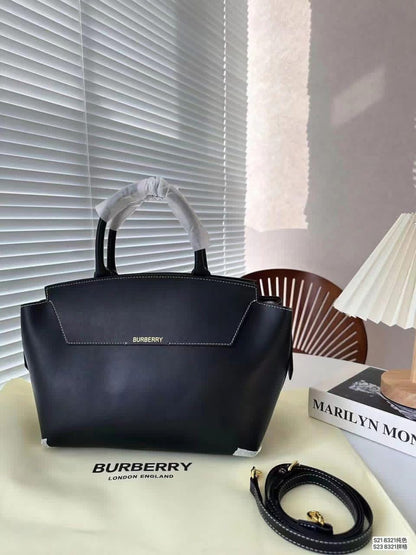 BURBERRY TOTE MEDIUM
