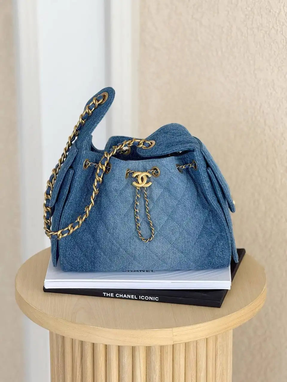 Chanel Large 30 cm