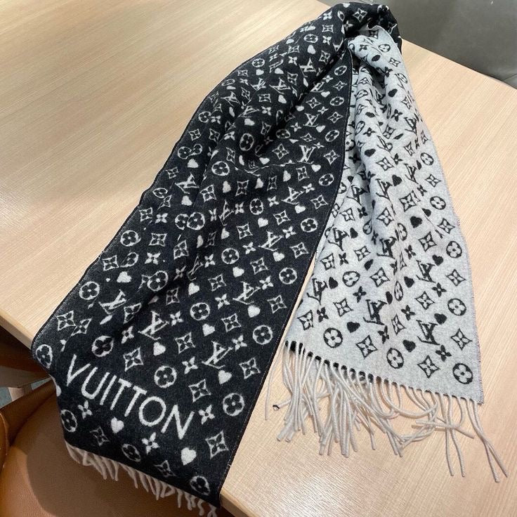 Louis vuitton shawl