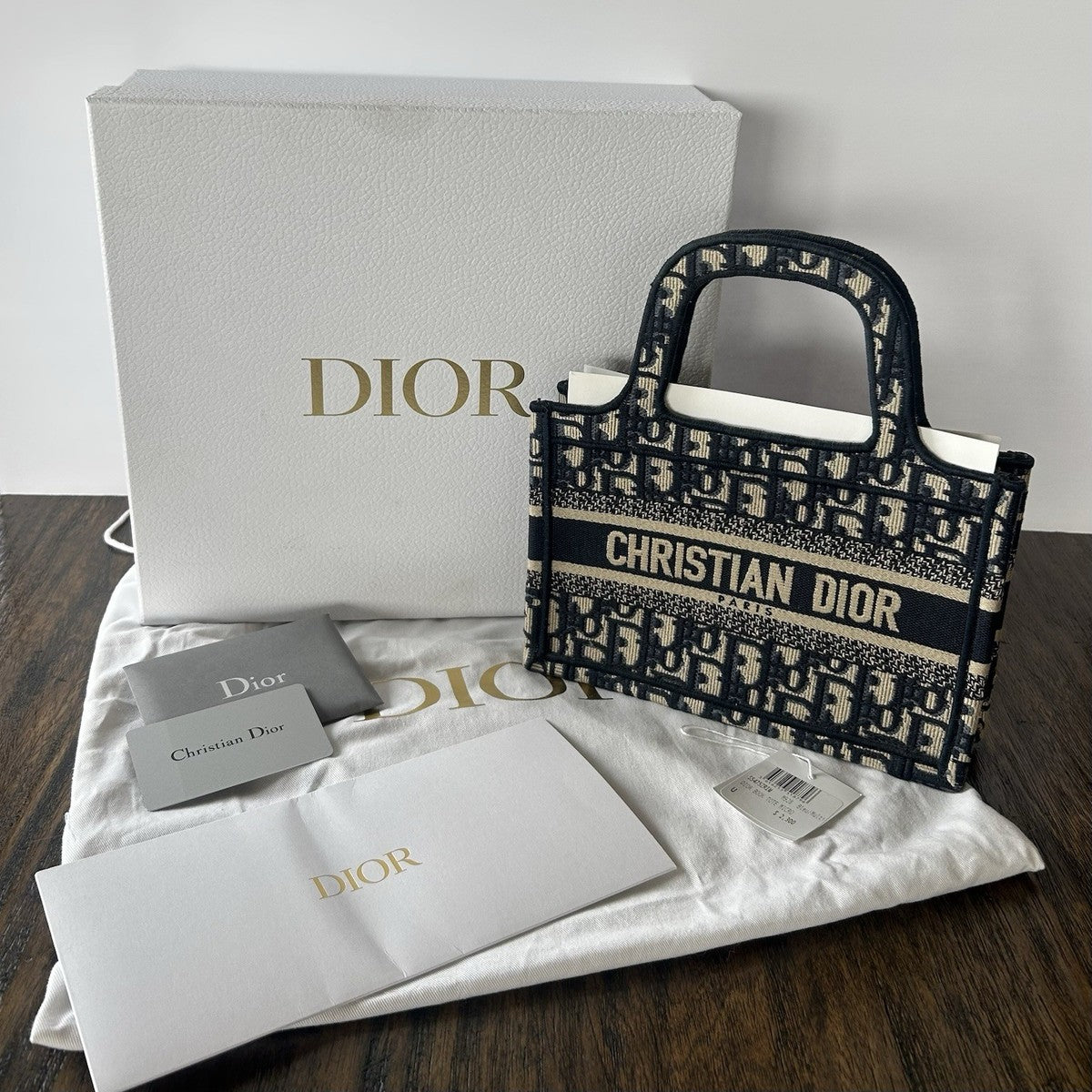 DIOR