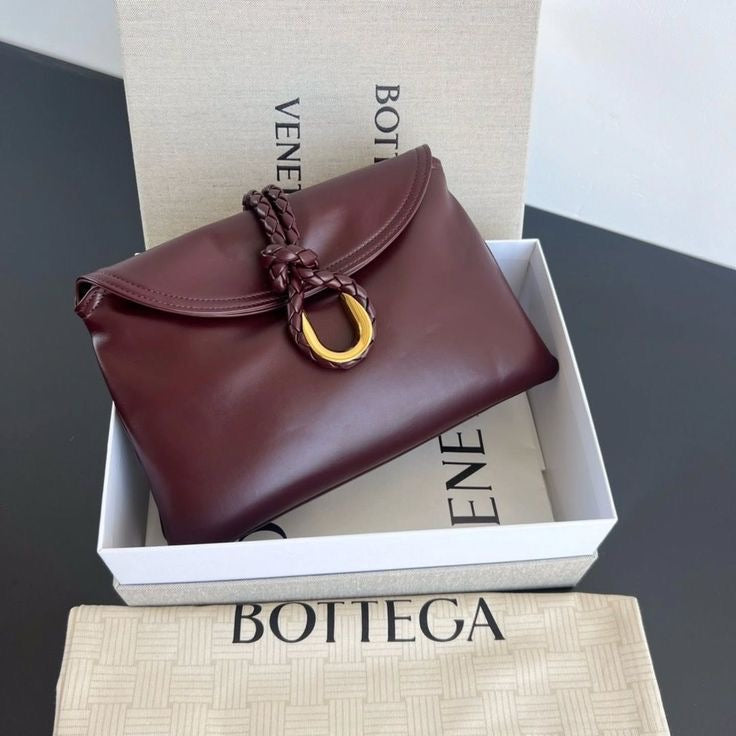 Bottega cross & pouch