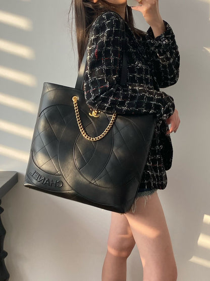 Chanel tote