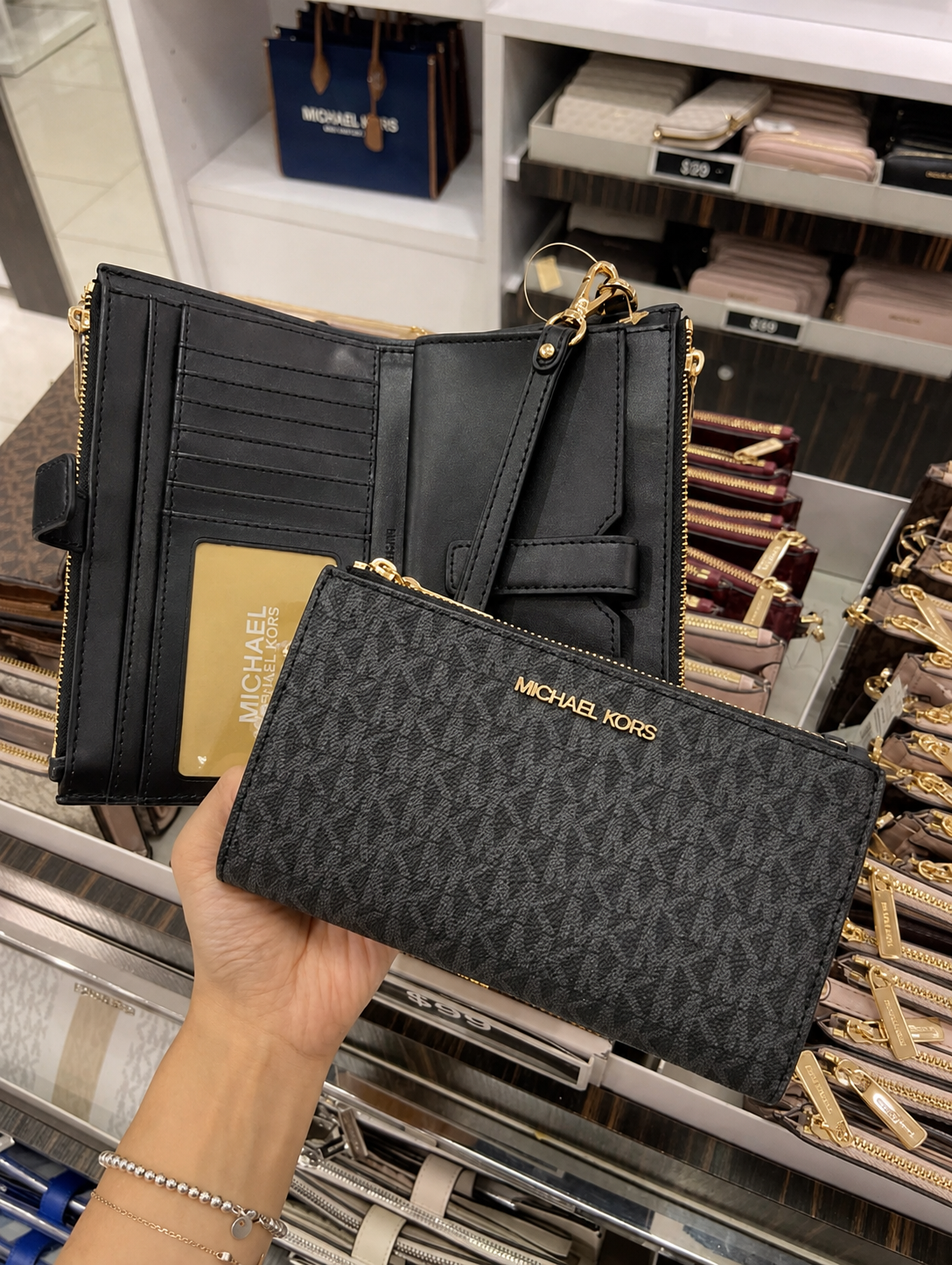 Michael kors wallet