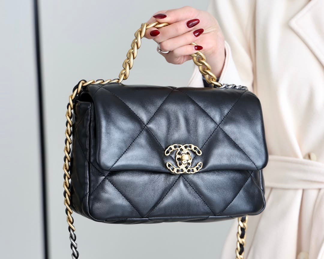 Chanel 19