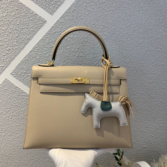 Hermes kelly medium
