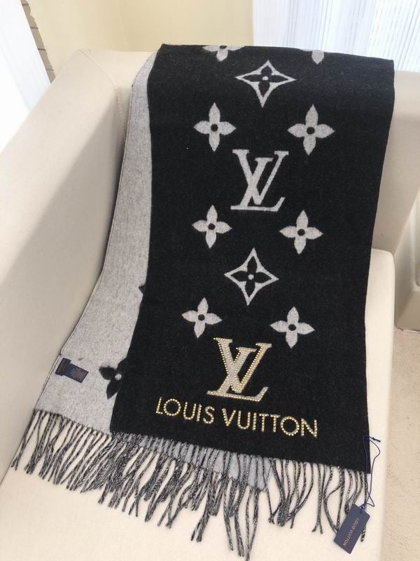 Louis vuitton shawl